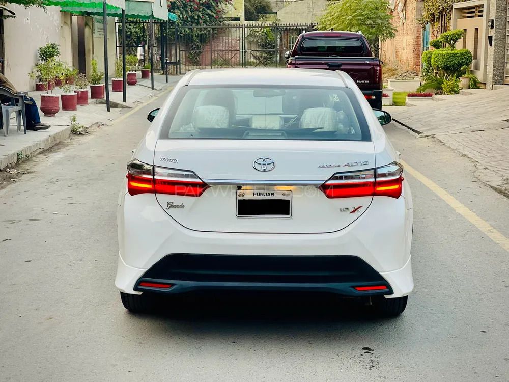 2024 Toyota Corolla Altis Grande X CVT-i 1.8 Beige Interior